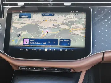 E 300 de Limousine mit EQ Hybrid Technologie