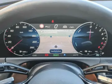 E 300 de Limousine mit EQ Hybrid Technologie