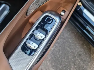 E 300 de Limousine mit EQ Hybrid Technologie