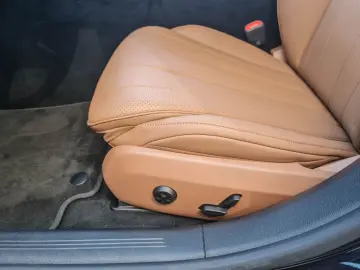 E 300 de Limousine mit EQ Hybrid Technologie