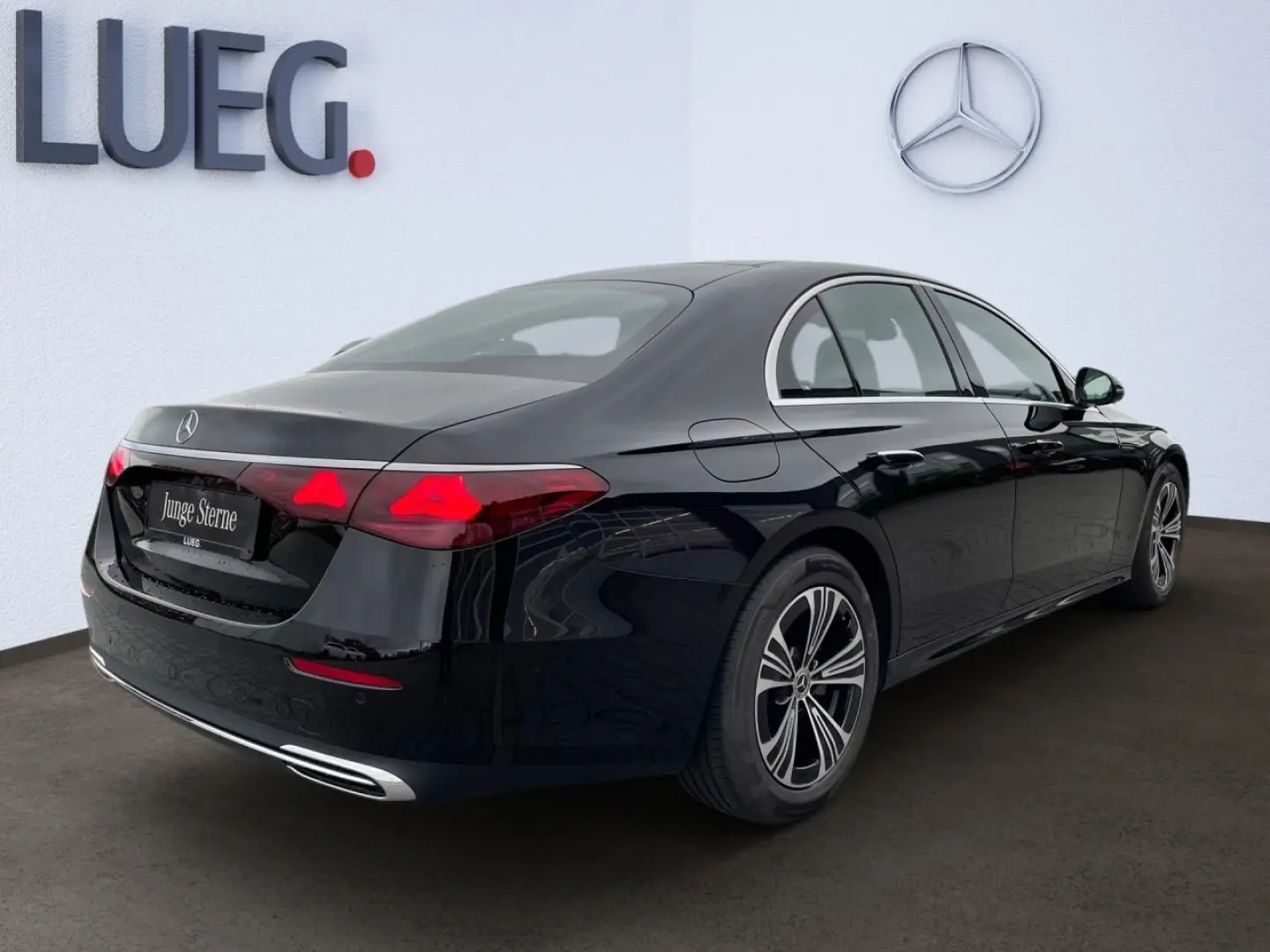E 220 d AVANTGARDE-ADVANCED+AHK+LENKRADHZG+360°