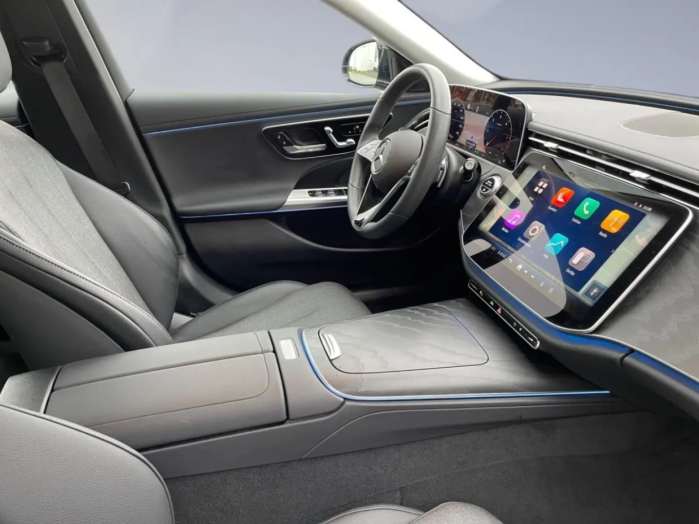 E 220 d AVANTGARDE-ADVANCED+AHK+LENKRADHZG+360°