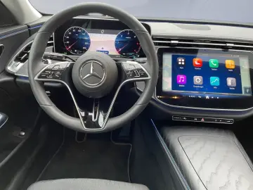 E 220 d AVANTGARDE-ADVANCED+AHK+LENKRADHZG+360°