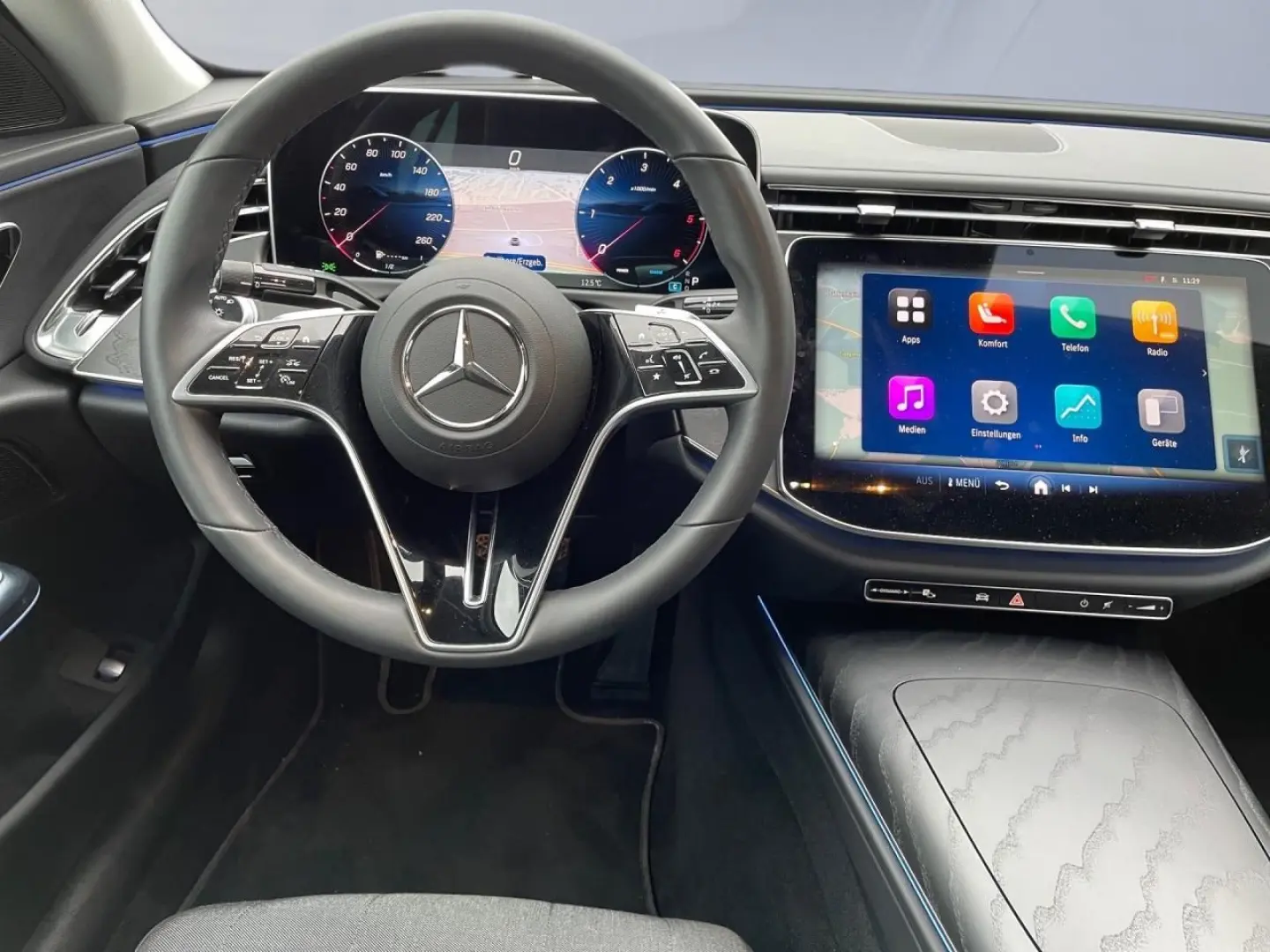 E 220 d AVANTGARDE-ADVANCED+AHK+LENKRADHZG+360°