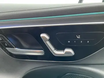 E 220 d AVANTGARDE-ADVANCED+AHK+LENKRADHZG+360°