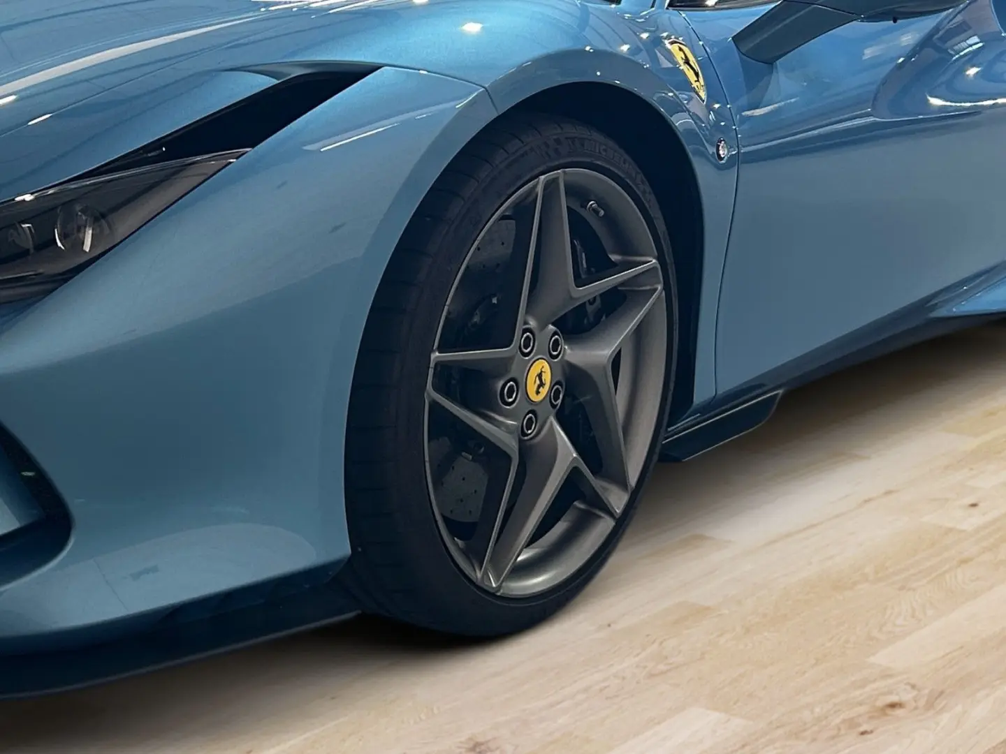 F8 Tributo Azzurro California Atelier Carbon