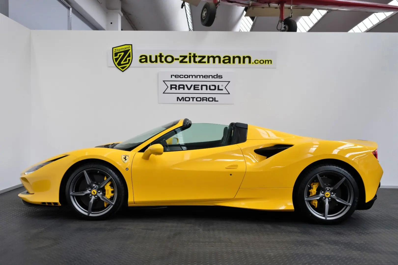 F8 SPIDER/CARBON/RACING SEATS/LIFT/PASSANGER DIS