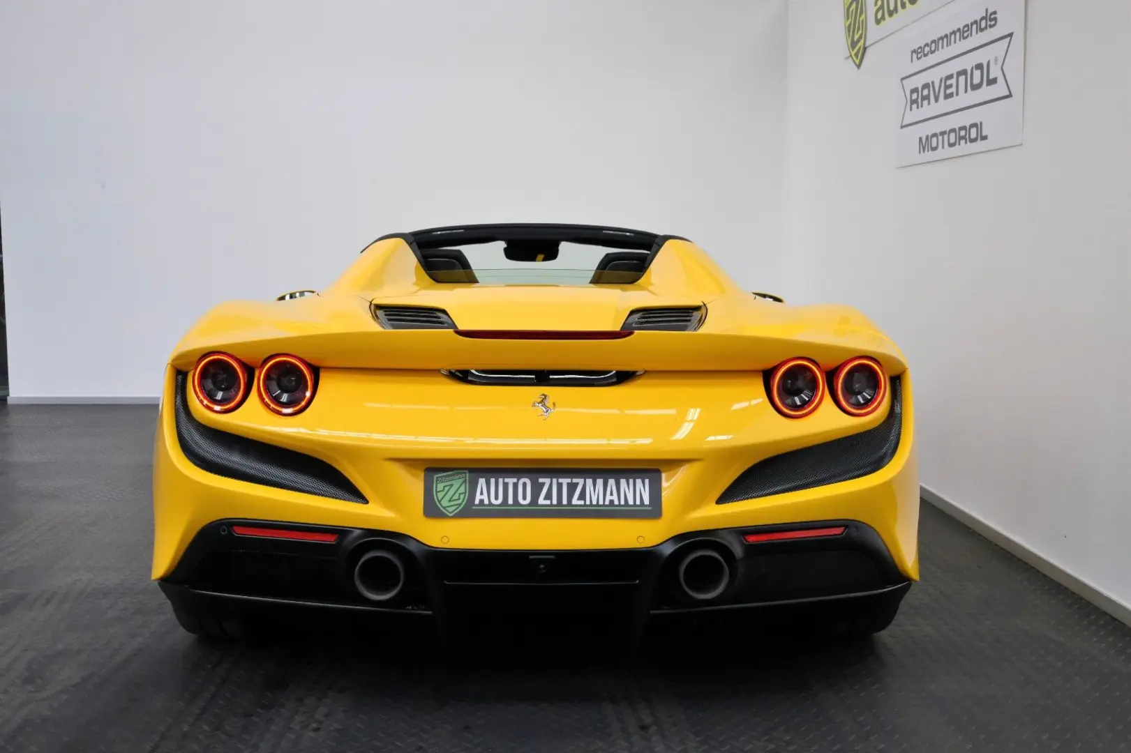 F8 SPIDER/CARBON/RACING SEATS/LIFT/PASSANGER DIS