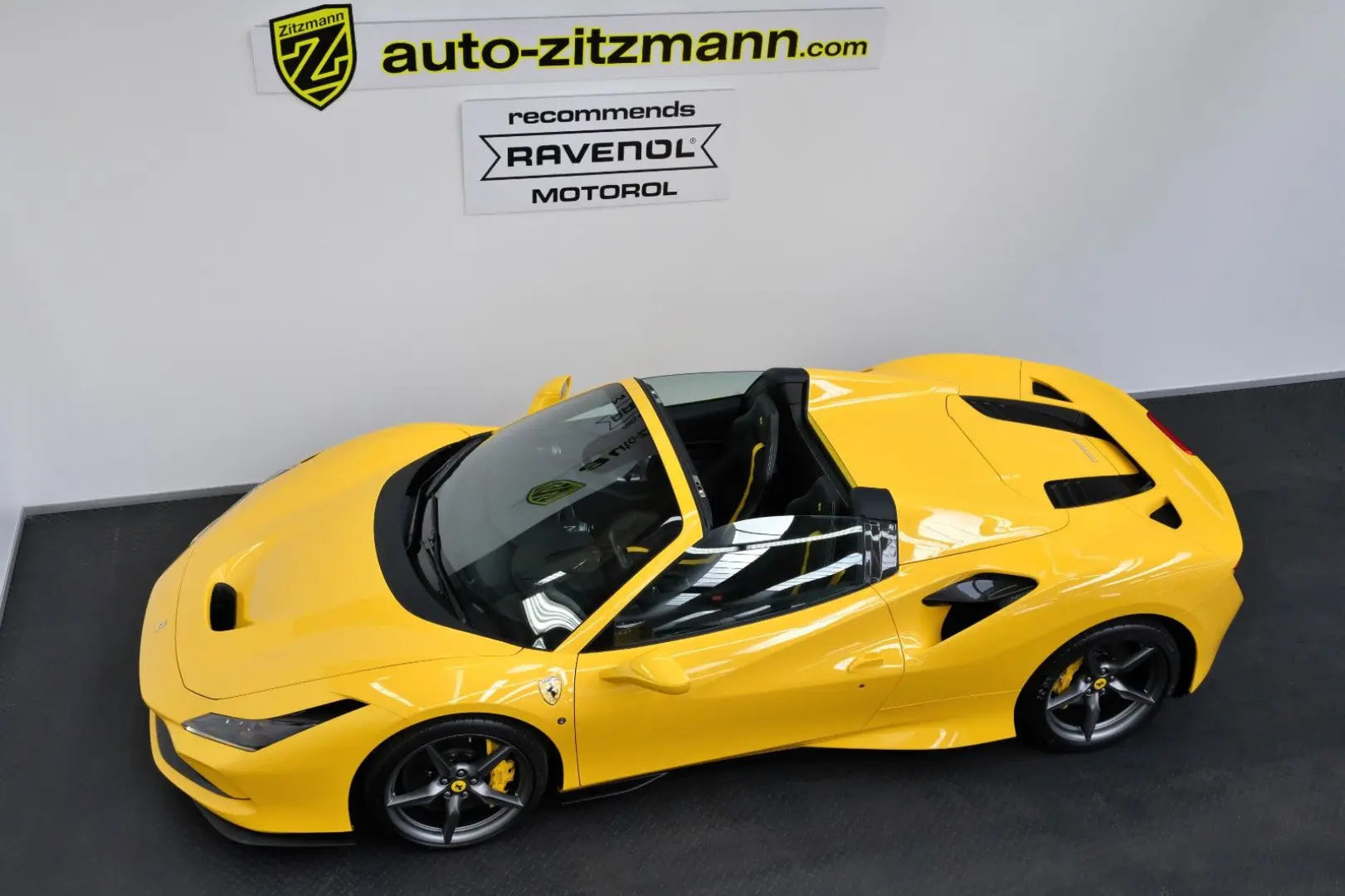 F8 SPIDER/CARBON/RACING SEATS/LIFT/PASSANGER DIS