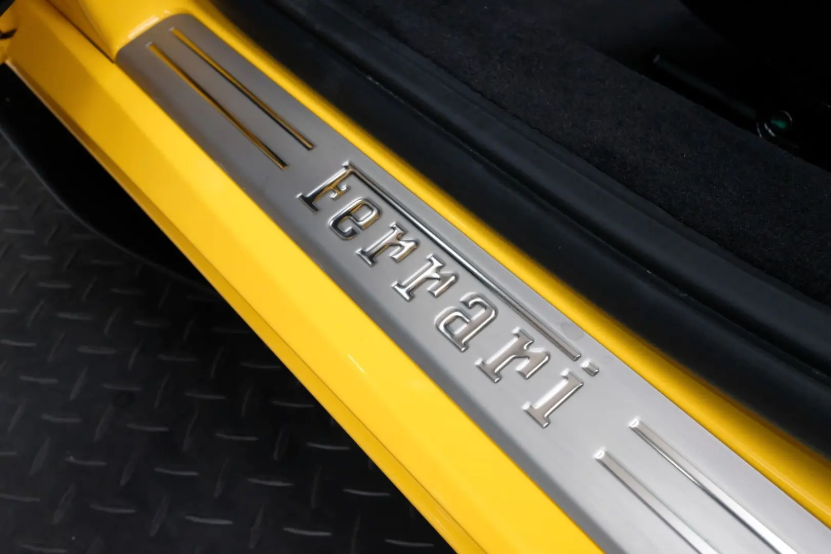 F8 SPIDER/CARBON/RACING SEATS/LIFT/PASSANGER DIS