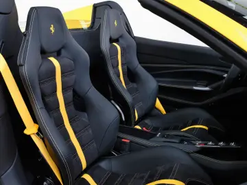 F8 SPIDER/CARBON/RACING SEATS/LIFT/PASSANGER DIS