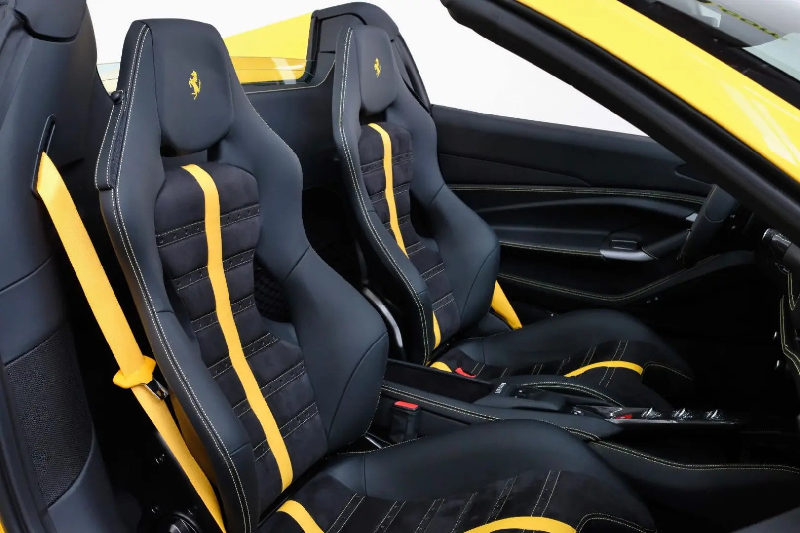 F8 SPIDER/CARBON/RACING SEATS/LIFT/PASSANGER DIS