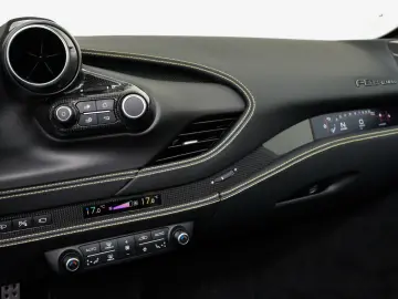 F8 SPIDER/CARBON/RACING SEATS/LIFT/PASSANGER DIS