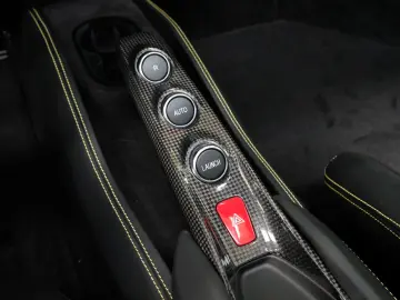 F8 SPIDER/CARBON/RACING SEATS/LIFT/PASSANGER DIS