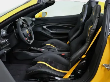 F8 SPIDER/CARBON/RACING SEATS/LIFT/PASSANGER DIS