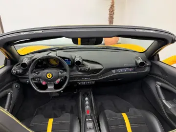 F8 SPIDER/CARBON/RACING SEATS/LIFT/PASSANGER DIS