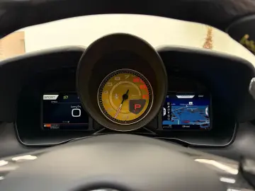 F8 SPIDER/CARBON/RACING SEATS/LIFT/PASSANGER DIS