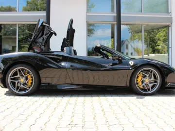 F8 Spider / RACINGSEATS / LIFT / GARANTIE/ 360