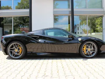 F8 Spider / RACINGSEATS / LIFT / GARANTIE/ 360