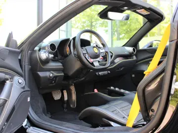 F8 Spider / RACINGSEATS / LIFT / GARANTIE/ 360