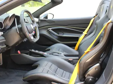 F8 Spider / RACINGSEATS / LIFT / GARANTIE/ 360