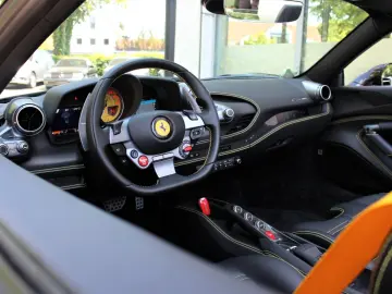 F8 Spider / RACINGSEATS / LIFT / GARANTIE/ 360