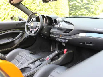 F8 Spider / RACINGSEATS / LIFT / GARANTIE/ 360