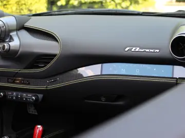 F8 Spider / RACINGSEATS / LIFT / GARANTIE/ 360