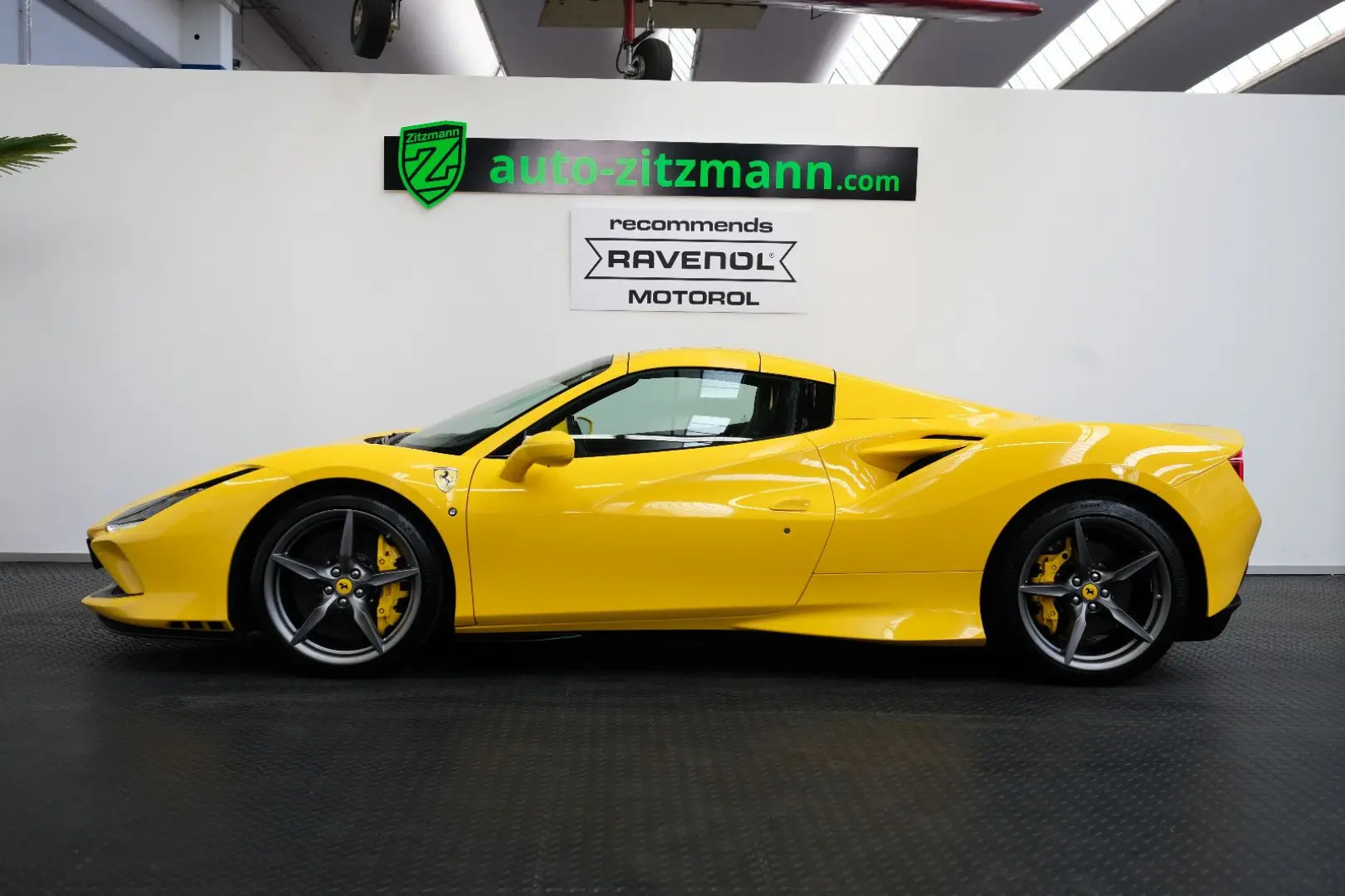 F8 Spider/CARBON/LIFT/PASS.DISPL/RACINGSEATS/JBL
