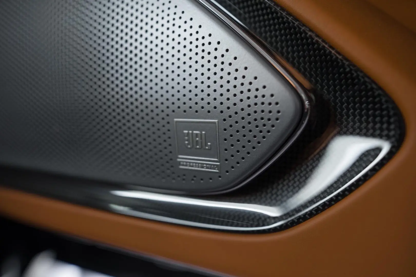 Roma- Passenger display- JBL- Carbon