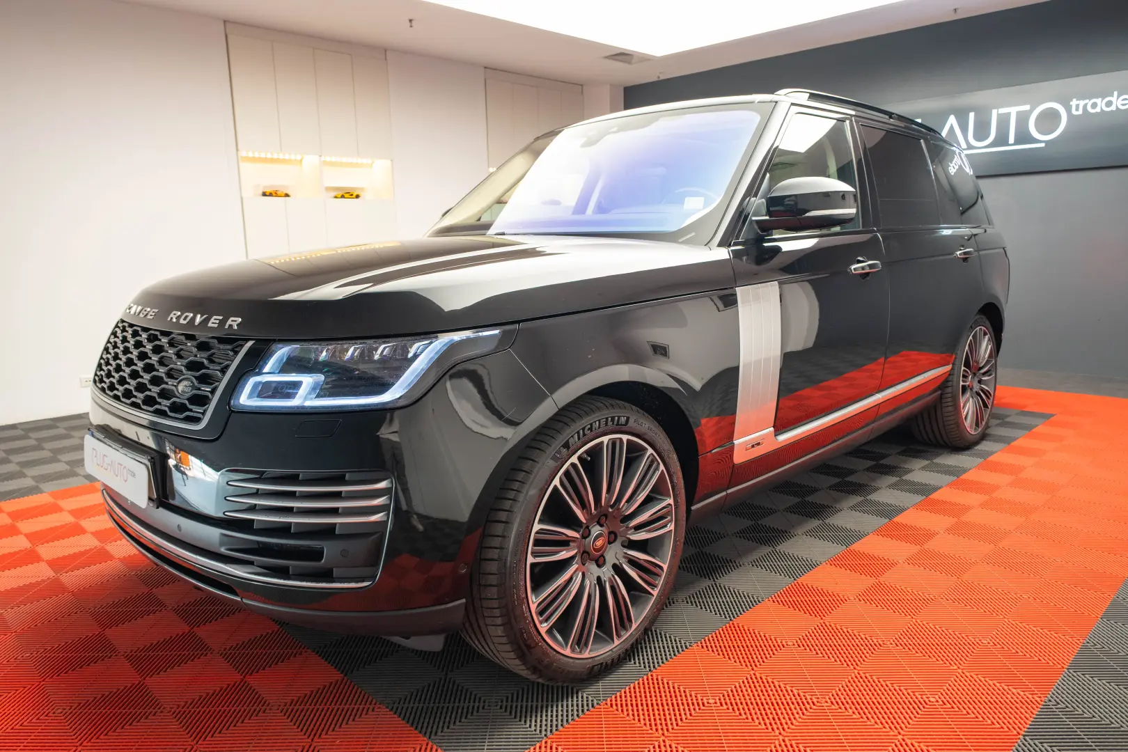 Range Rover 3L diesel Long Autobiography