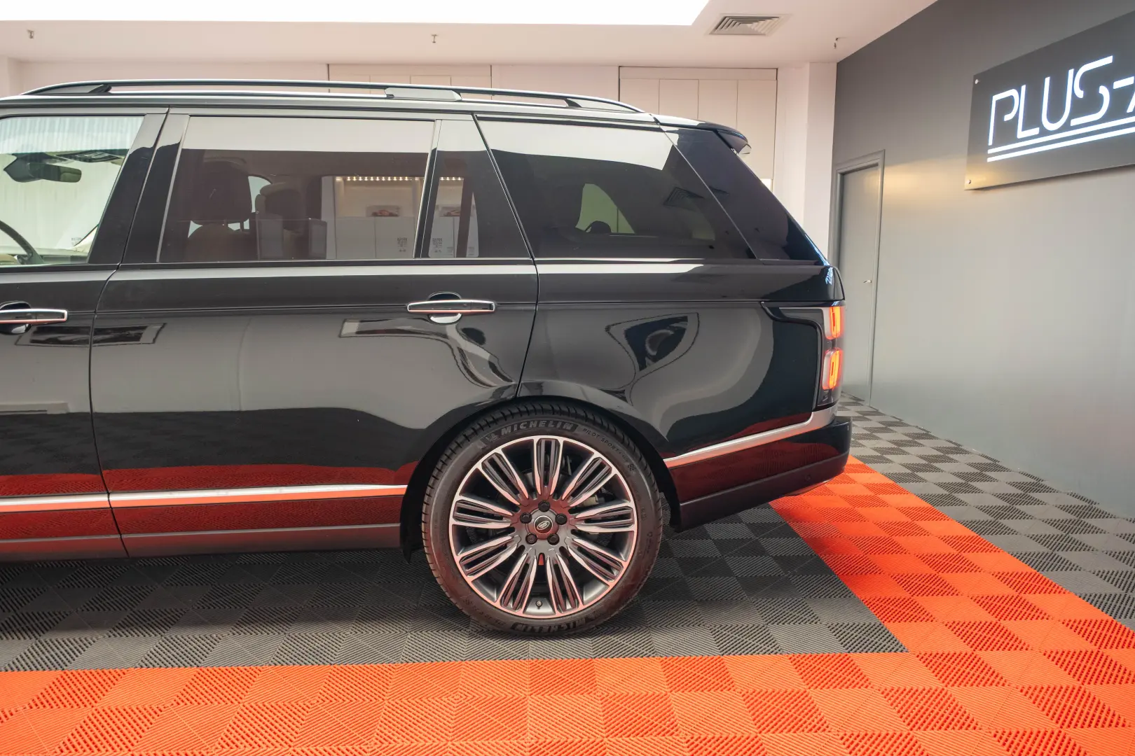 Range Rover 3L diesel Long Autobiography