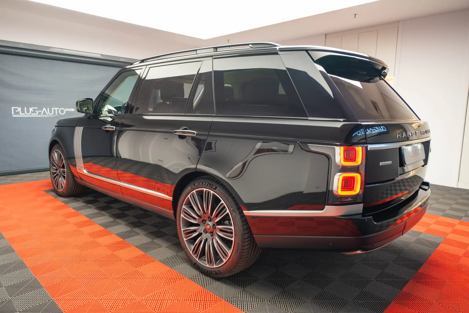 Range Rover 3L diesel Long Autobiography