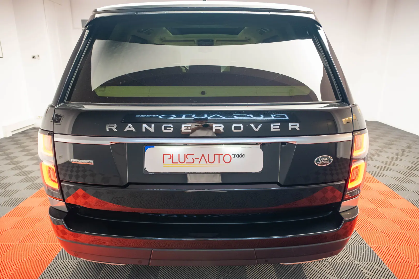 Range Rover 3L diesel Long Autobiography