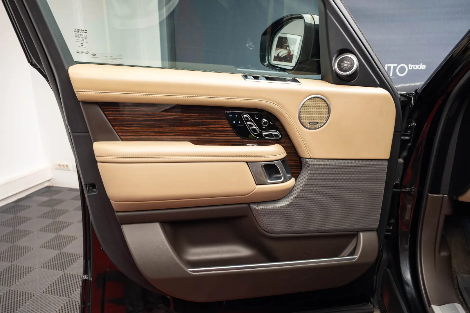 Range Rover 3L diesel Long Autobiography