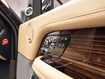 Range Rover 3L diesel Long Autobiography