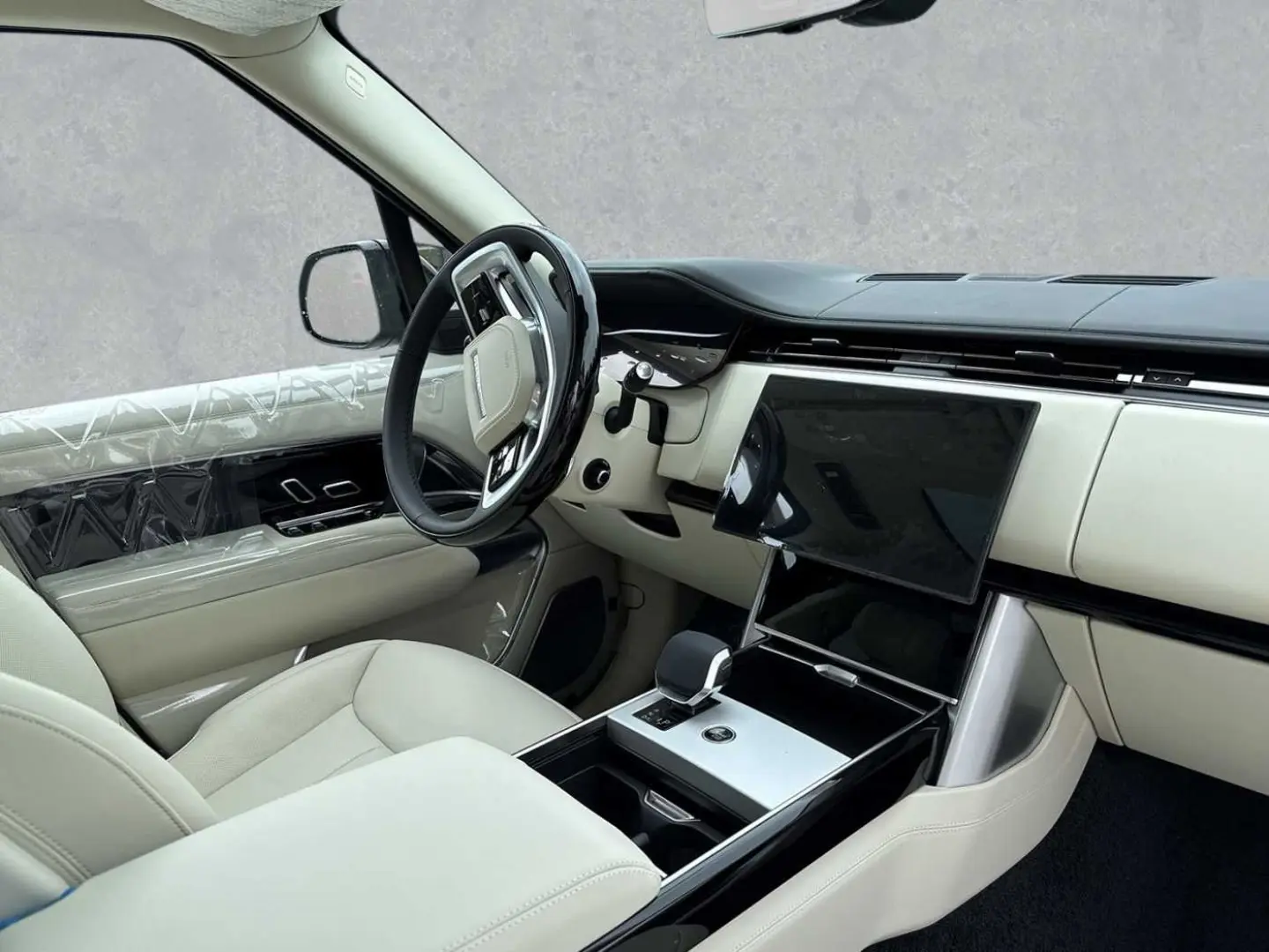 Range Rover LWB P530 Autobiography