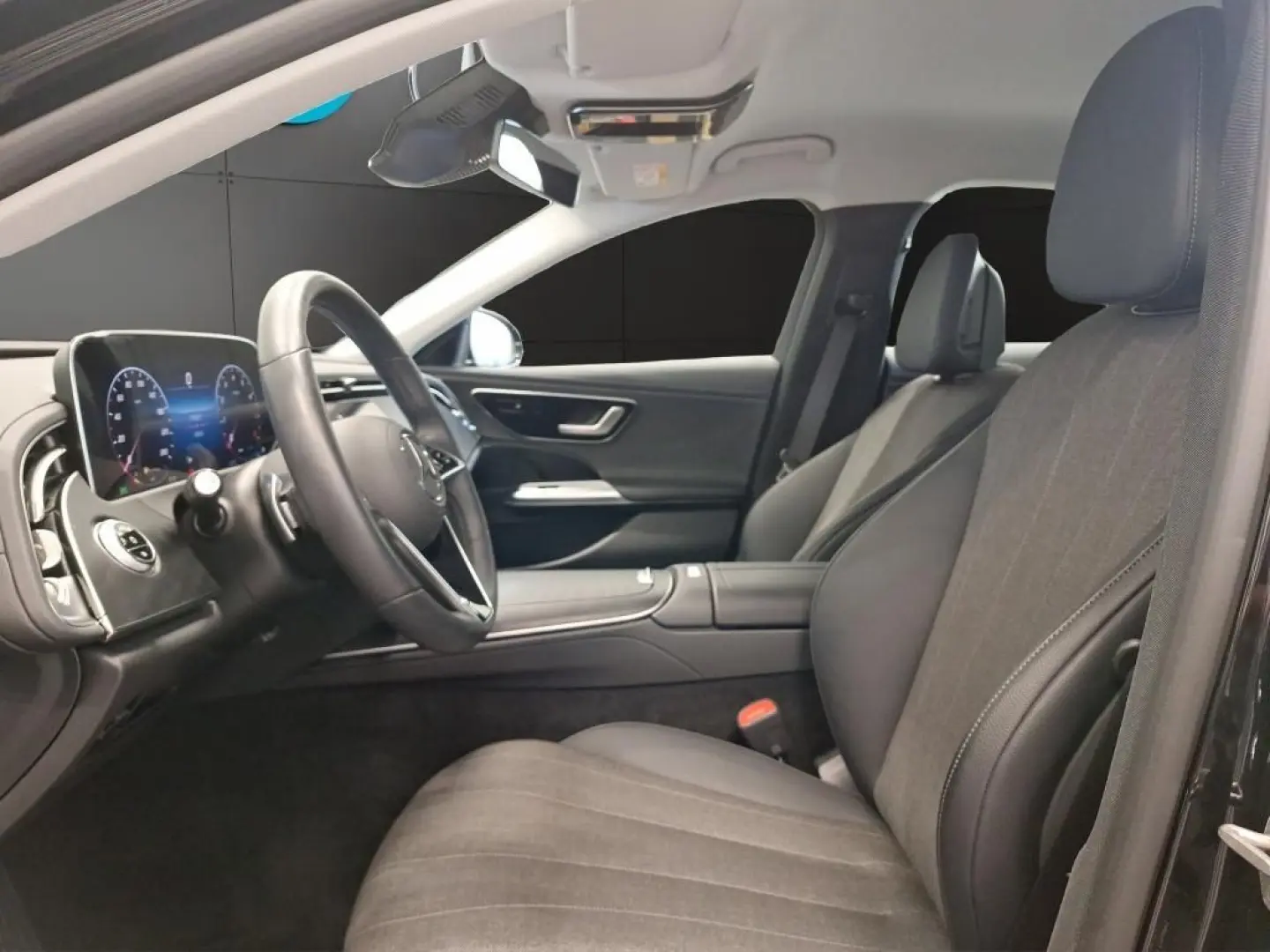 E 200 AVANTGARDE DISTRONIC KEYLESS-GO KAMERA LED
