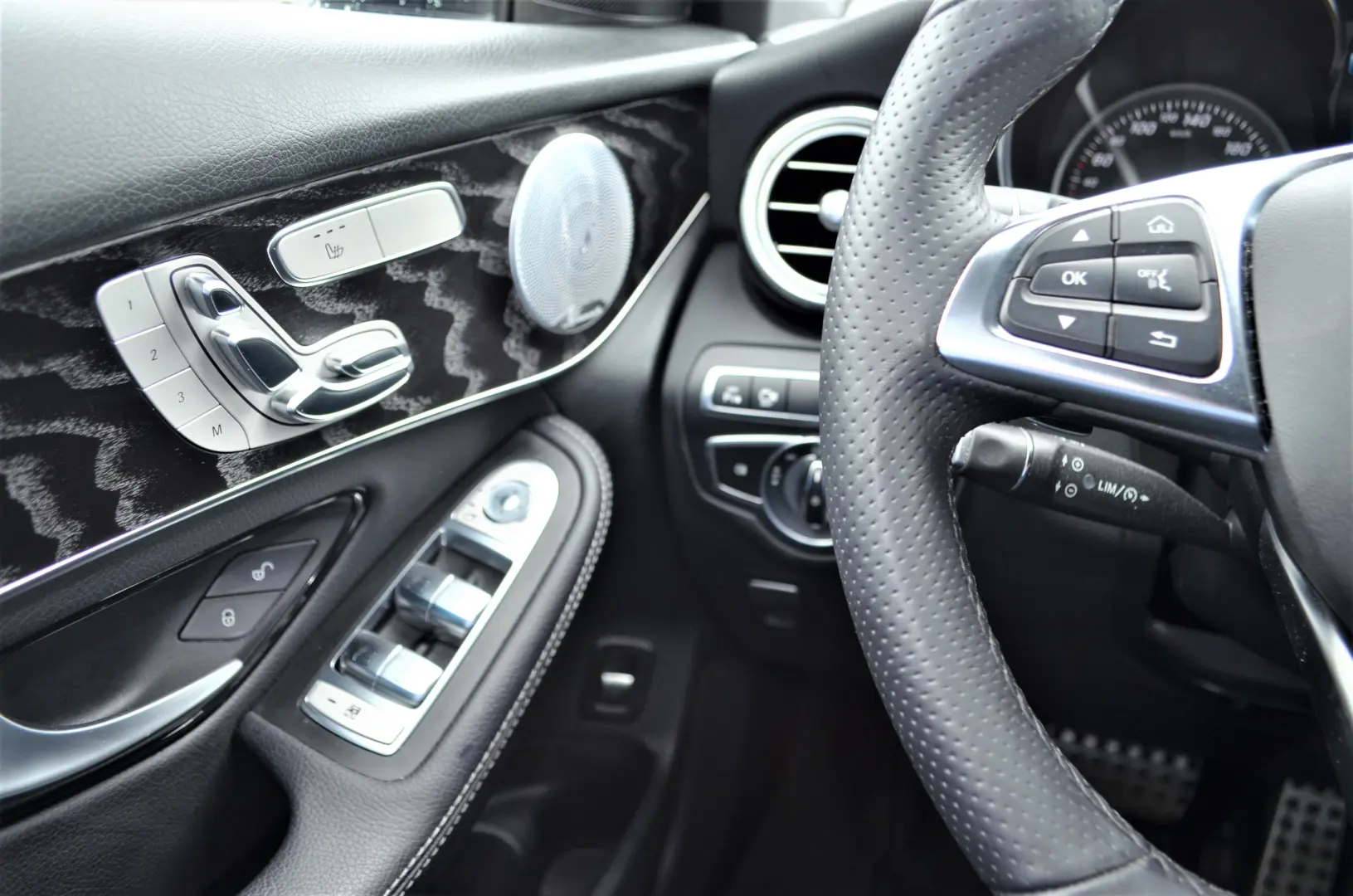 MERCEDES-BENZ GLC 300 COUPE 4MATIC AMG
