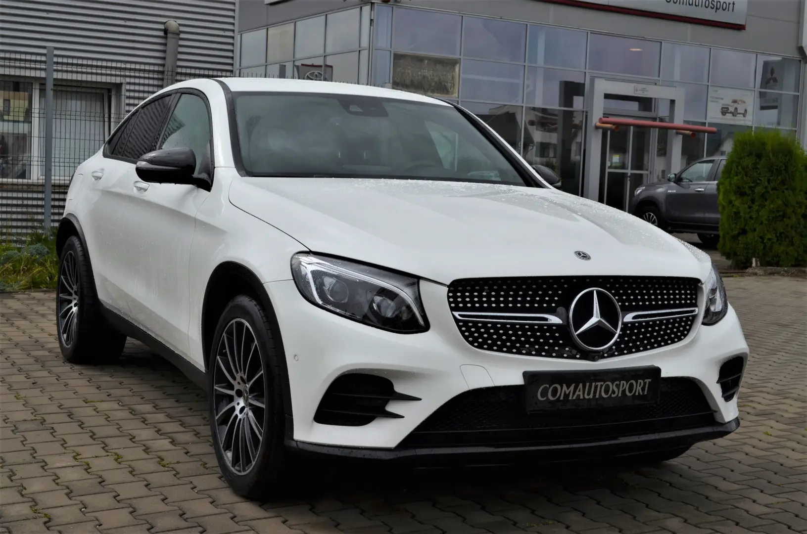 MERCEDES-BENZ GLC 300 COUPE 4MATIC AMG