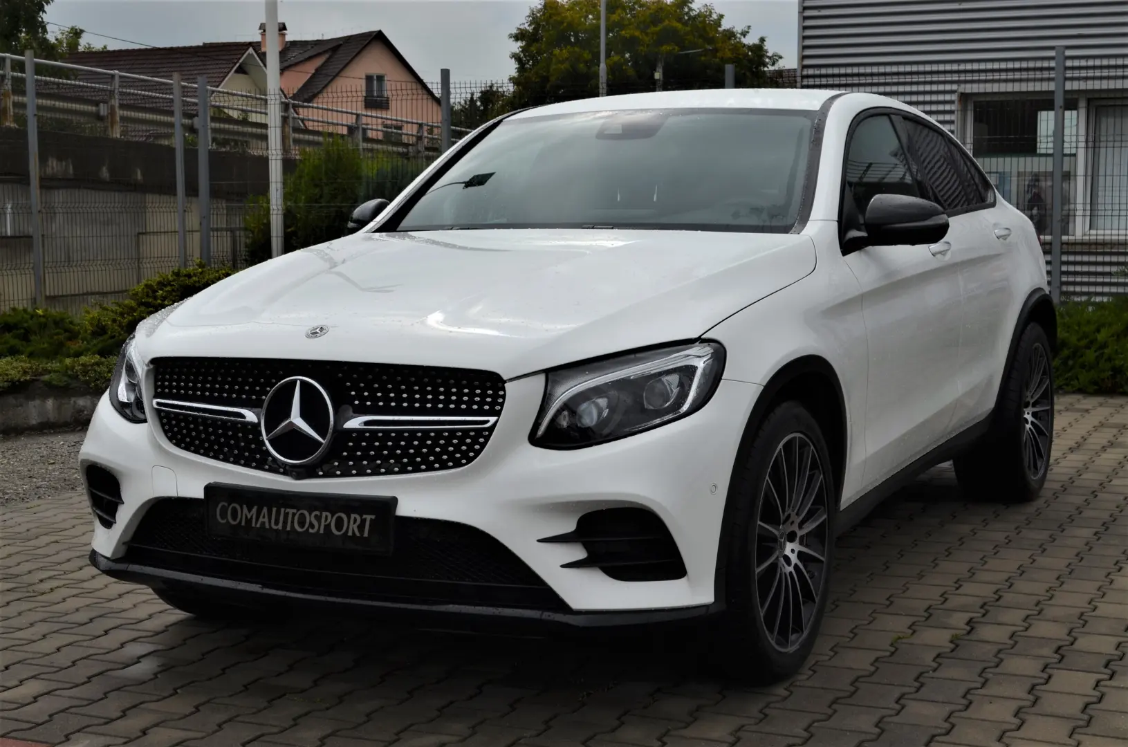 MERCEDES-BENZ GLC 300 COUPE 4MATIC AMG
