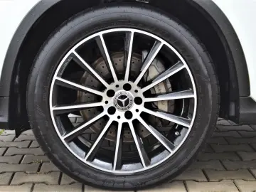 MERCEDES-BENZ GLC 300 COUPE 4MATIC AMG