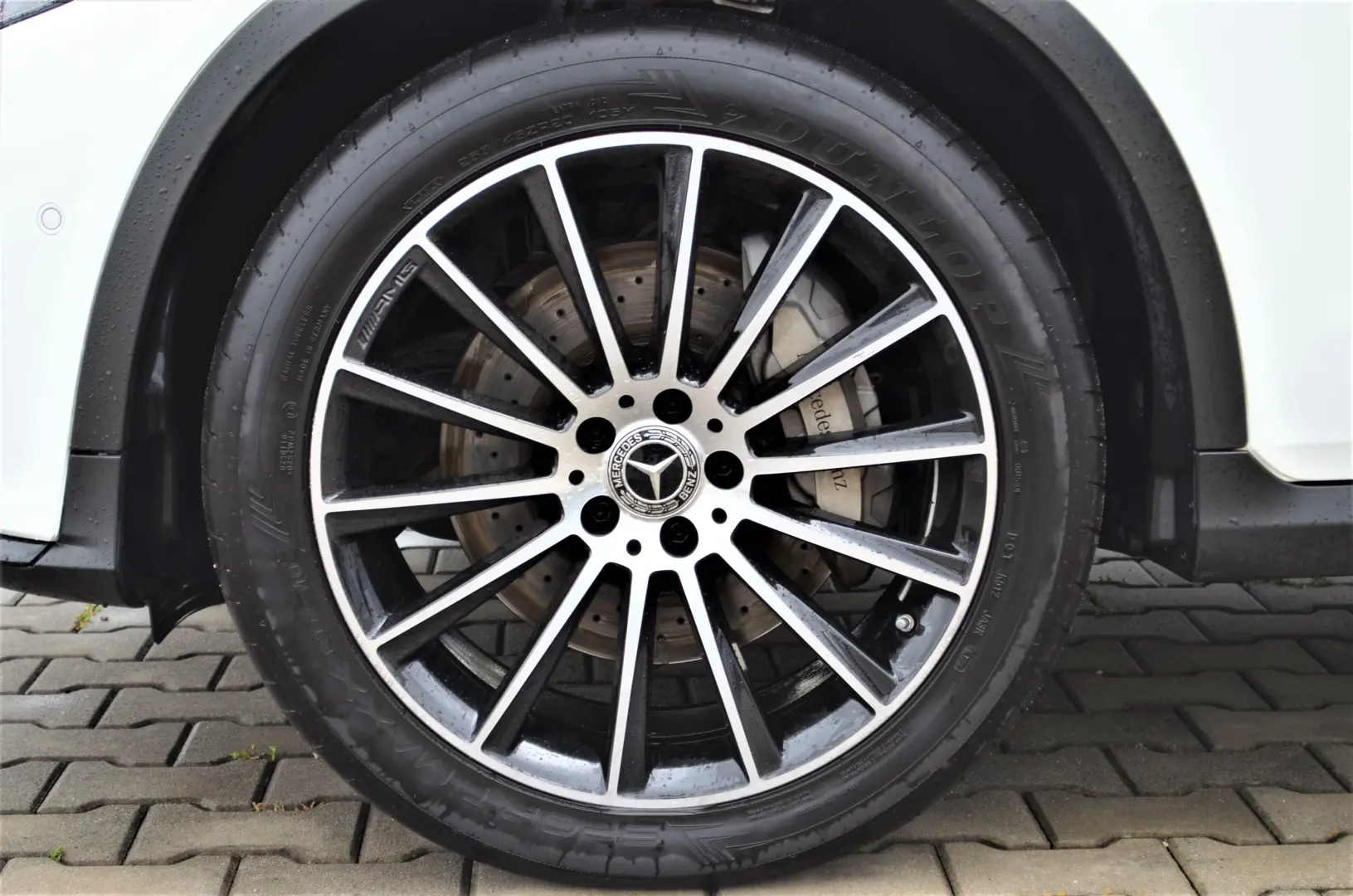 MERCEDES-BENZ GLC 300 COUPE 4MATIC AMG
