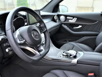 MERCEDES-BENZ GLC 300 COUPE 4MATIC AMG