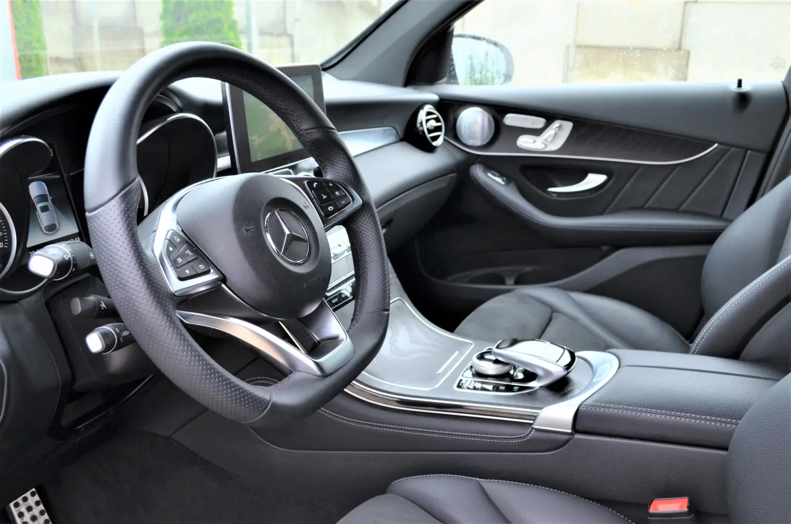 MERCEDES-BENZ GLC 300 COUPE 4MATIC AMG