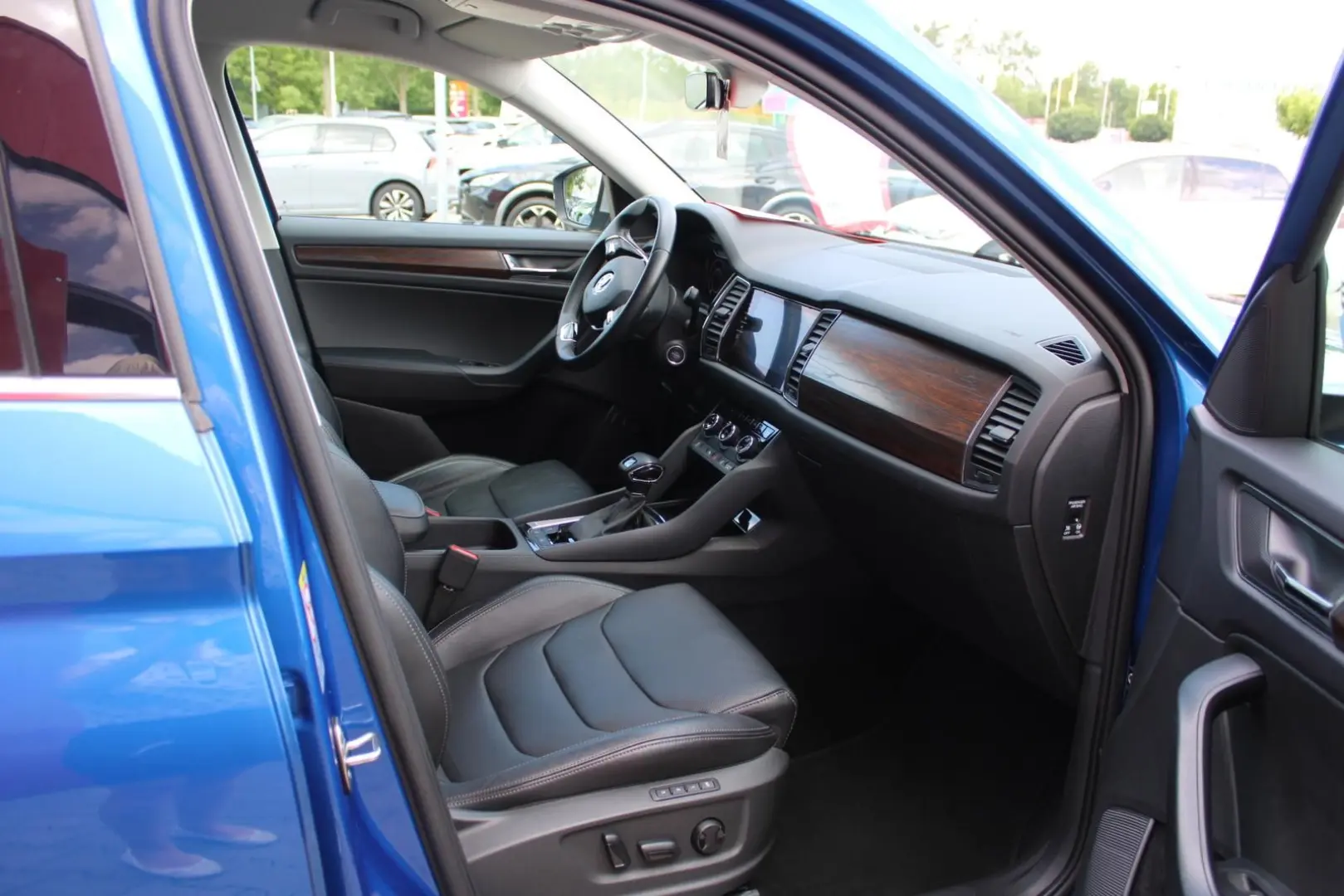 Kodiaq 2.0 TDI Scout *4x4*ST.HZG*NAVI*AHK*4xSHZ*