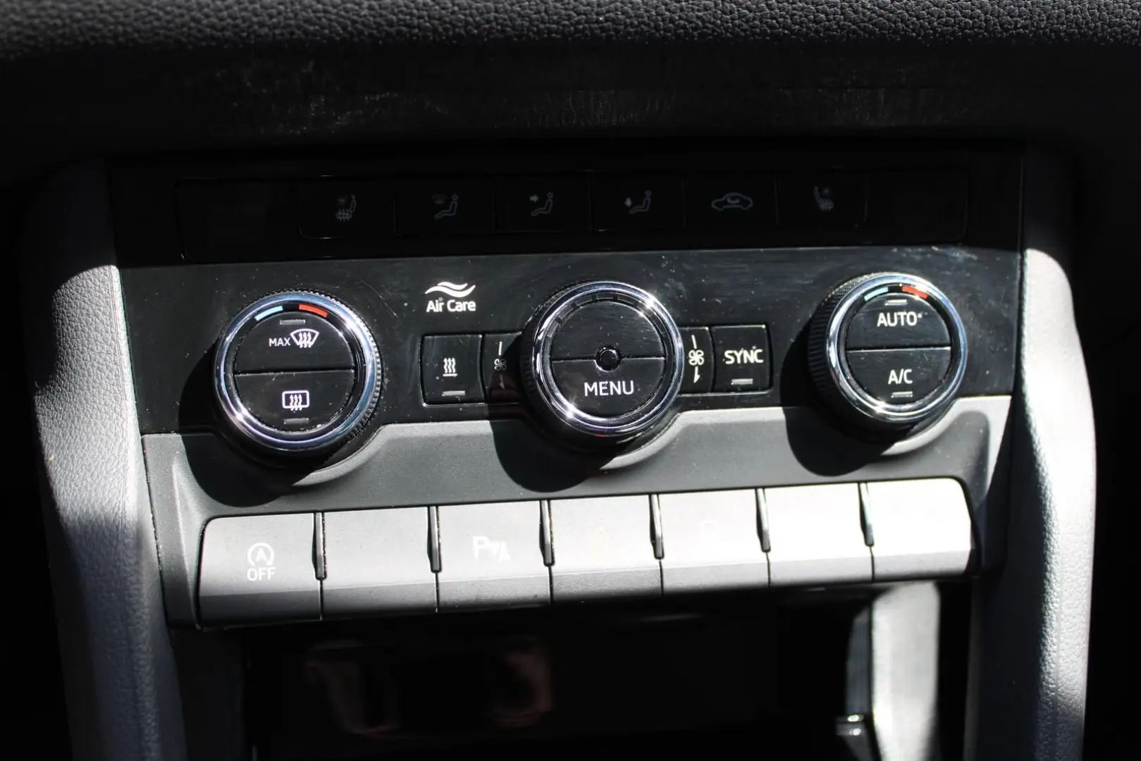 Kodiaq 2.0 TDI Scout *4x4*ST.HZG*NAVI*AHK*4xSHZ*