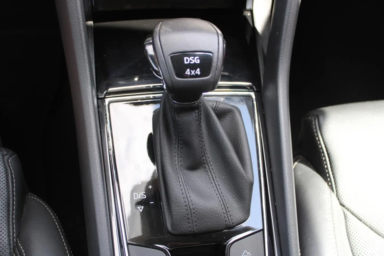 Kodiaq 2.0 TDI Scout *4x4*ST.HZG*NAVI*AHK*4xSHZ*