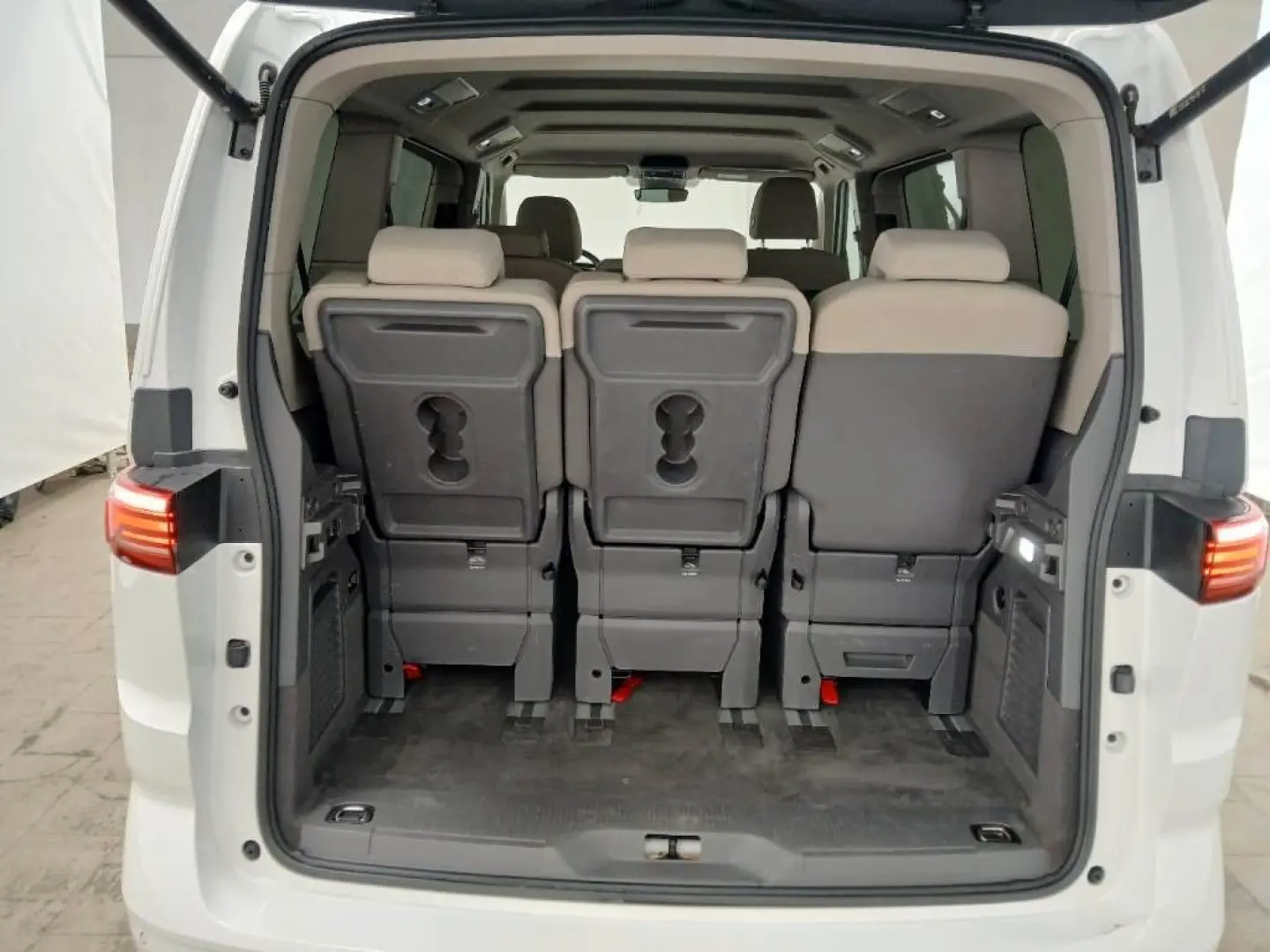 T7 Multivan 2.0 TDI DSG*LED*CAM*AHK*ACC*LANE*7Si