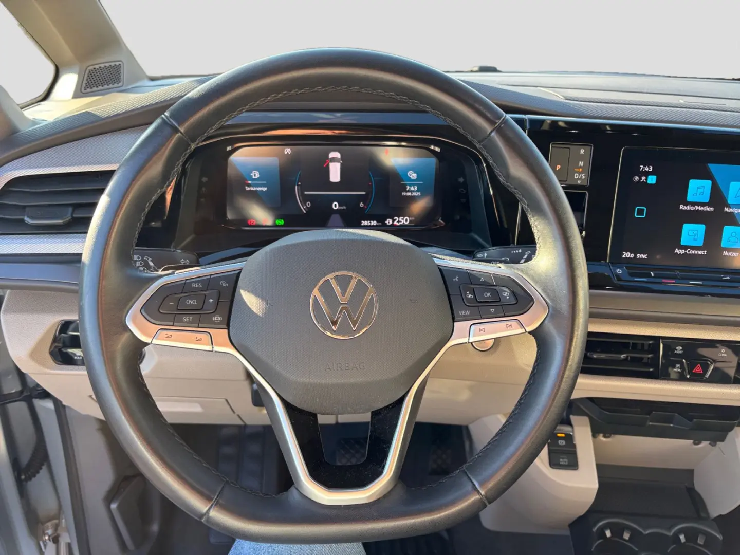 Multivan 2,0TDI 110KW DSG AHK NAVI KAMERA PDC